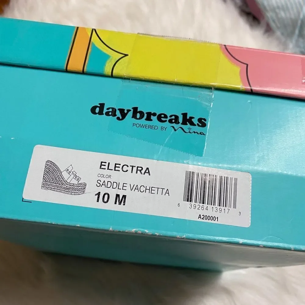 Daybreaks Platform Sandals Size 10M. Saddle Tan